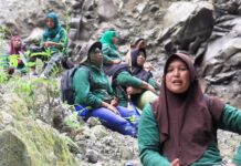 Le donne della foresta in Indonesia